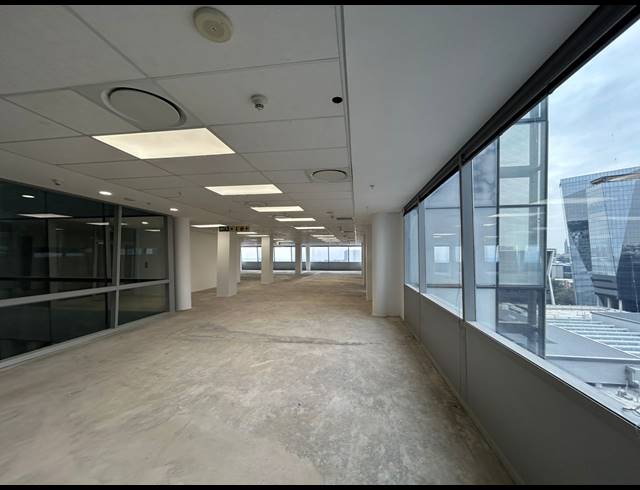1,055M² OFFICE TO LET IN SANDTON CENTRAL